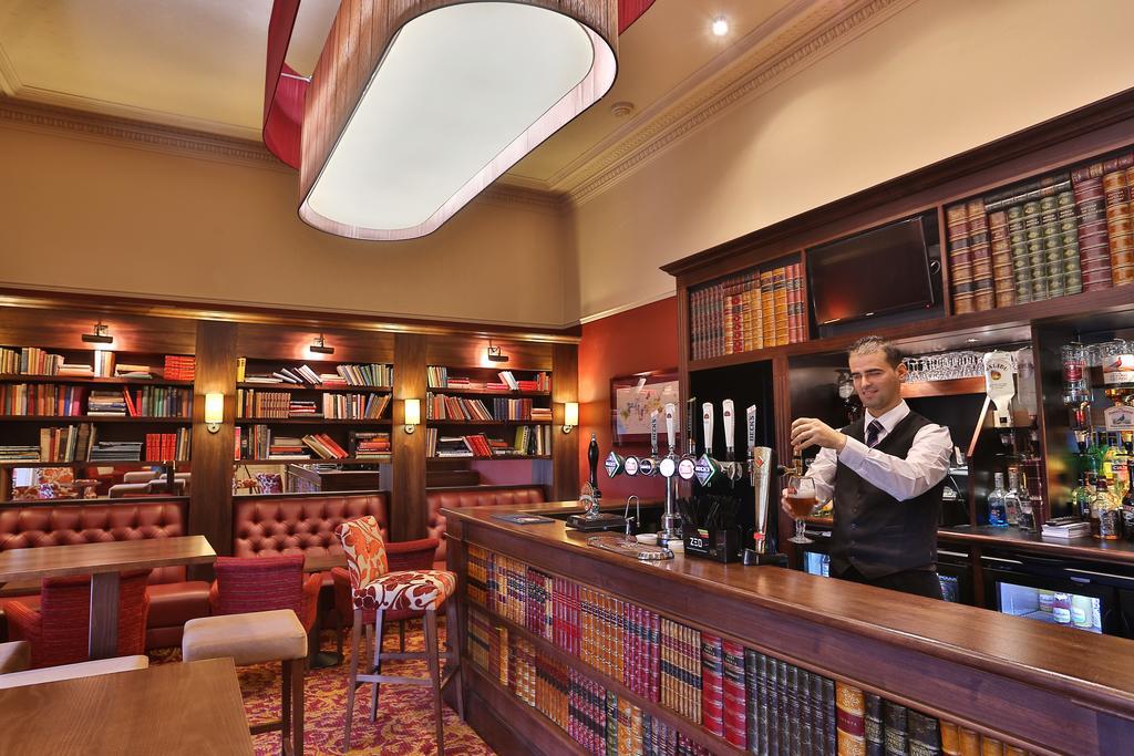 Reigate Manor Hotel Extérieur photo