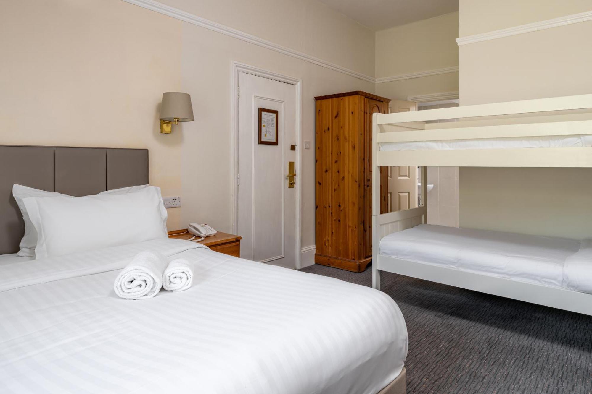 Reigate Manor Hotel Extérieur photo