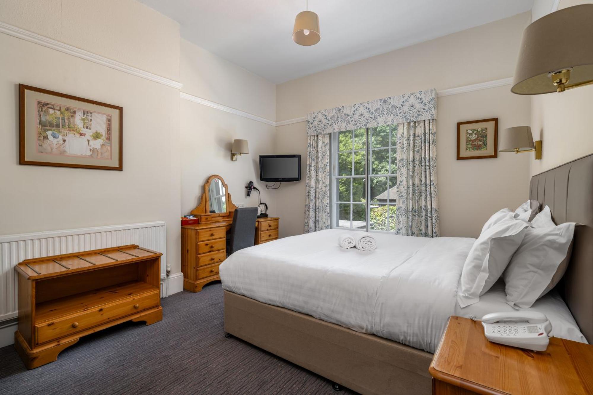 Reigate Manor Hotel Extérieur photo