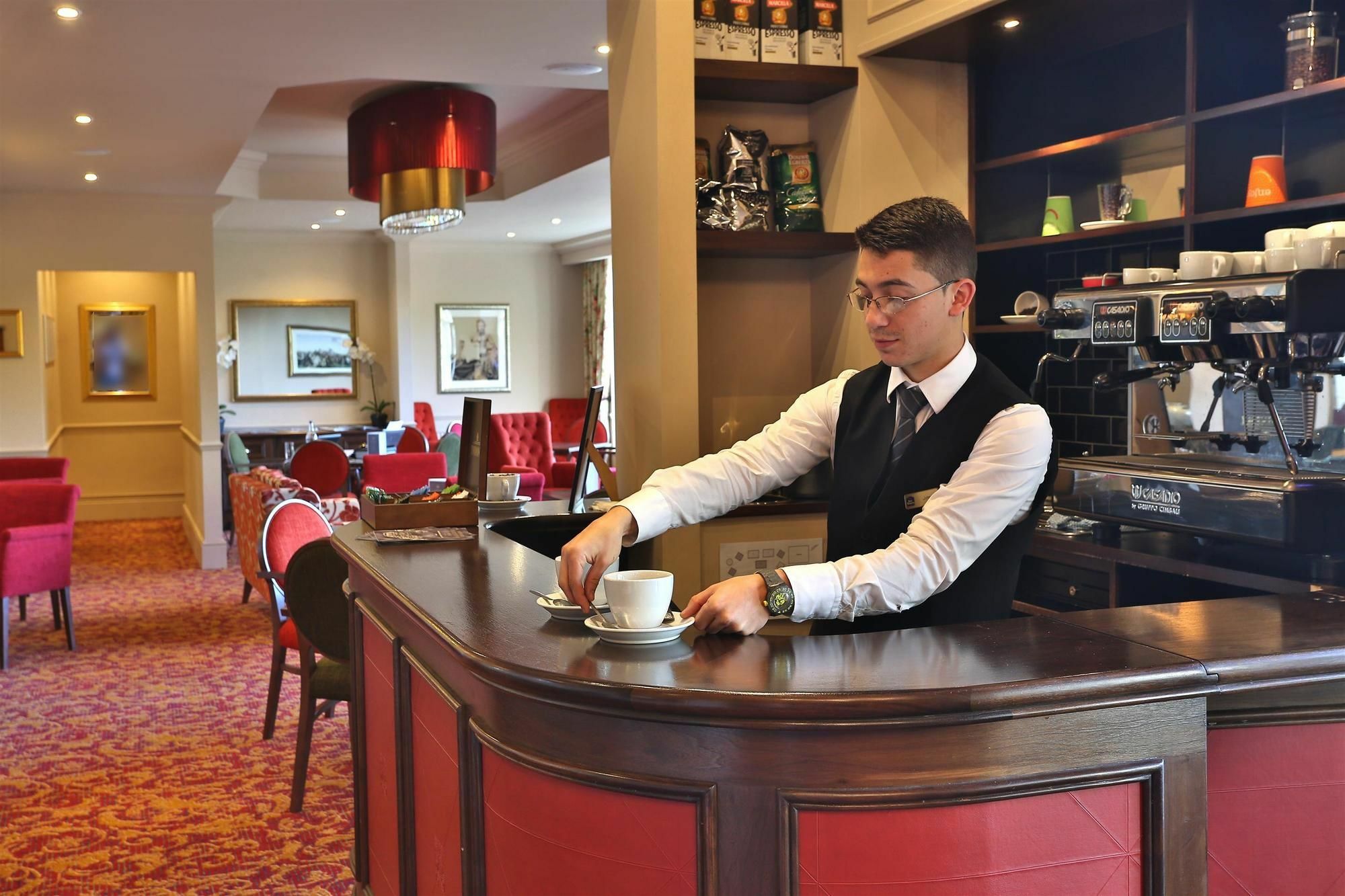 Reigate Manor Hotel Extérieur photo