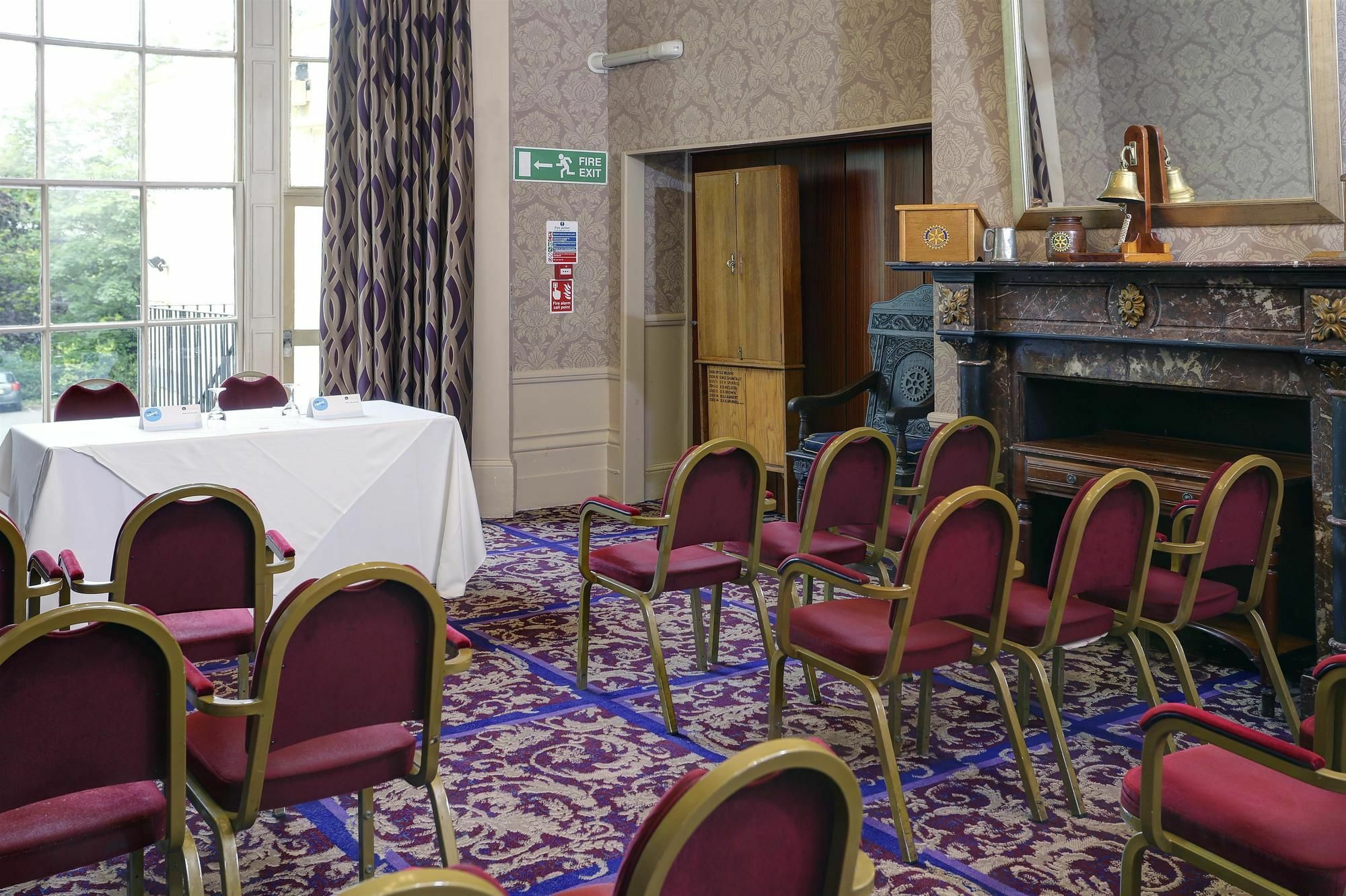Reigate Manor Hotel Extérieur photo