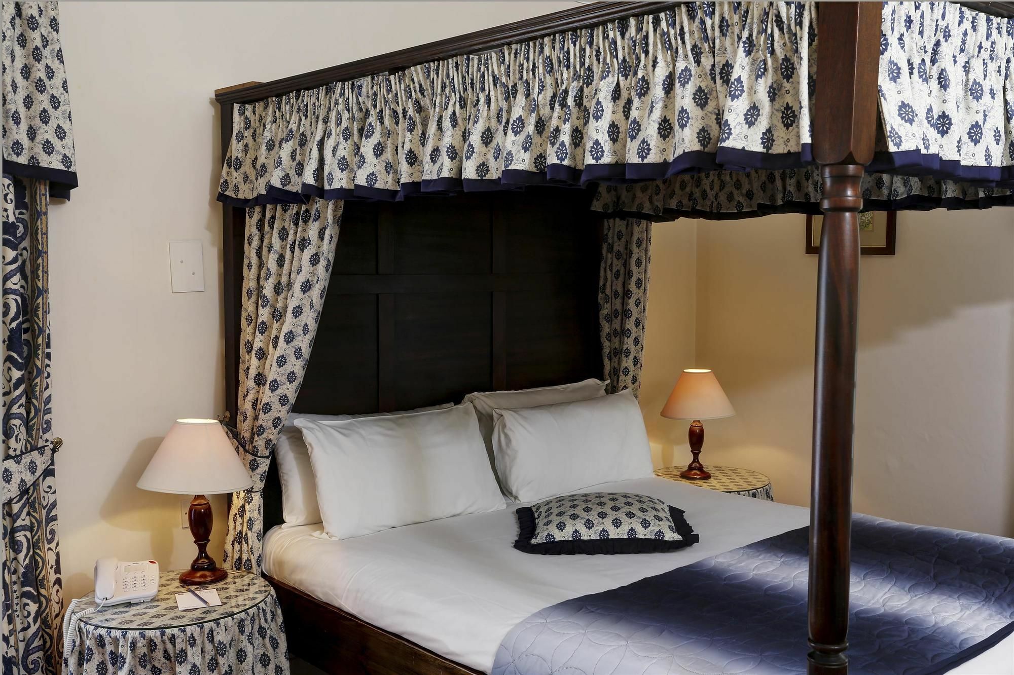 Reigate Manor Hotel Extérieur photo