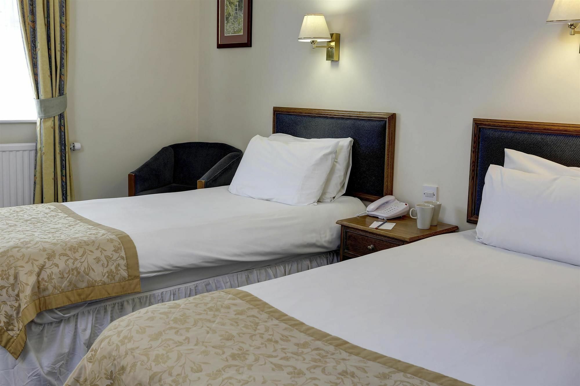 Reigate Manor Hotel Extérieur photo