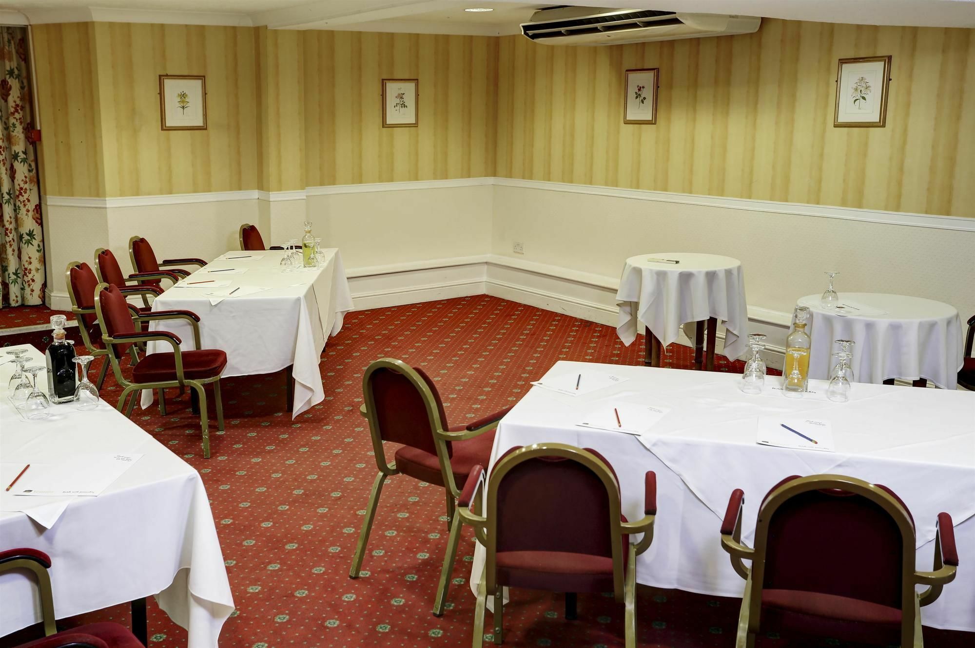 Reigate Manor Hotel Extérieur photo